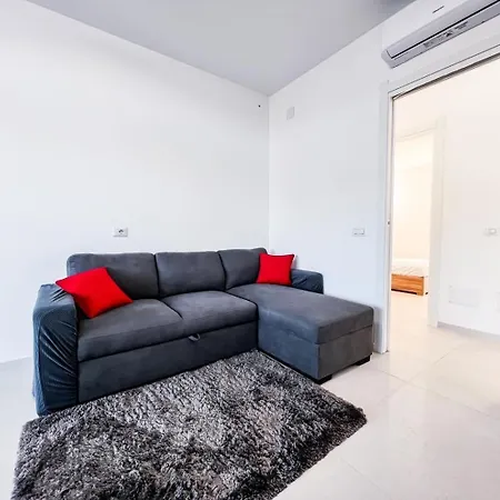 Central Sea House דירה *